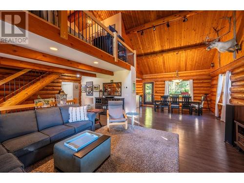 2346 Blaeberry Road, Golden, BC - Indoor Photo Showing Living Room