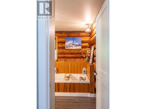 2346 Blaeberry Road, Golden, BC - Indoor