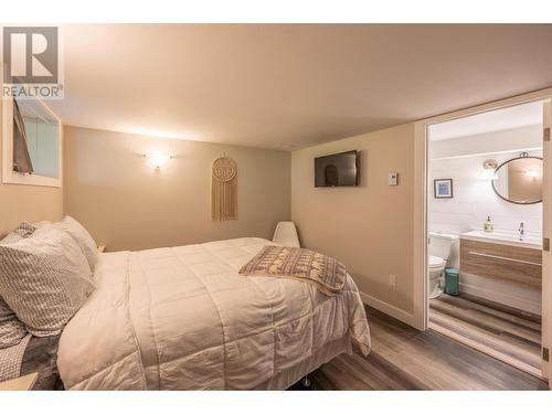 2346 Blaeberry Road, Golden, BC - Indoor Photo Showing Bedroom