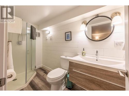 2346 Blaeberry Road, Golden, BC - Indoor Photo Showing Bathroom