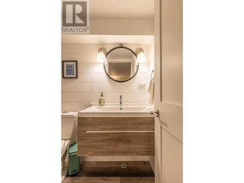 2346 Blaeberry Road, Golden, BC - Indoor Photo Showing Bathroom