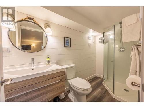 2346 Blaeberry Road, Golden, BC - Indoor Photo Showing Bathroom