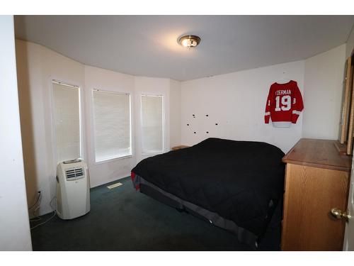 7330 18Th Street, Grand Forks, BC - Indoor Photo Showing Bedroom