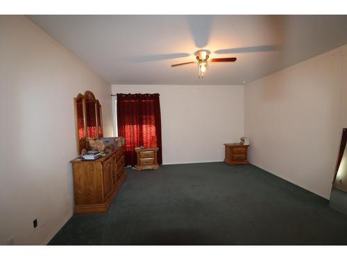 7330 18Th Street, Grand Forks, BC - Indoor Photo Showing Other Room