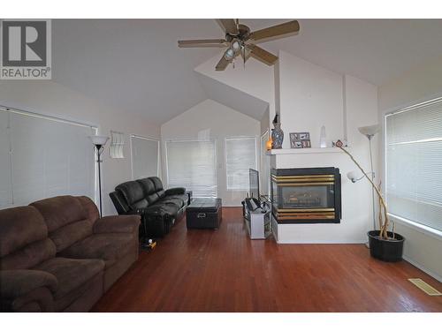 7330 18Th Street, Grand Forks, BC - Indoor Photo Showing Living Room With Fireplace