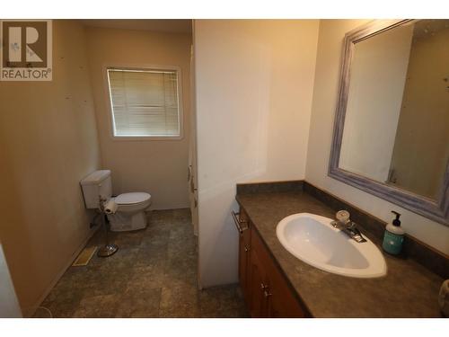 7330 18Th Street, Grand Forks, BC - Indoor Photo Showing Bathroom