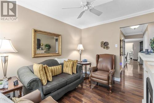 570 Macdonald Ave # 103, Sault Ste. Marie, ON - Indoor Photo Showing Living Room