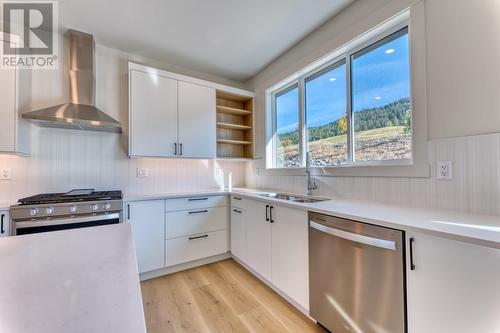 7760 Okanagan Landing Road Unit# 130, Vernon, BC - Indoor Photo Showing Kitchen