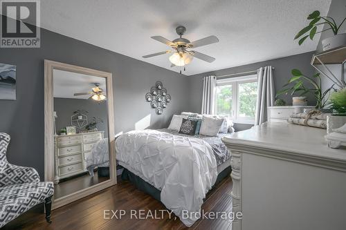 415 Edenridge Drive, London, ON - Indoor Photo Showing Bedroom