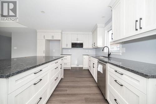 10 Durant Street, Petawawa, ON - Indoor Photo Showing Kitchen With Upgraded Kitchen