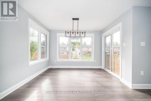 10 Durant Street, Petawawa, ON - Indoor Photo Showing Other Room