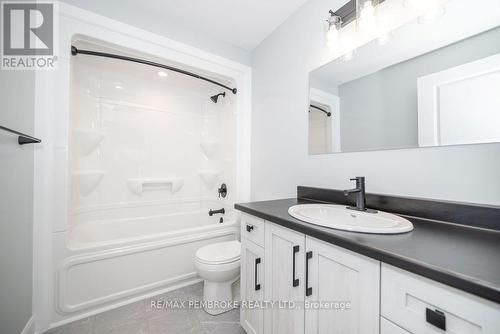 10 Durant Street, Petawawa (520 - Petawawa), ON - Indoor Photo Showing Bathroom