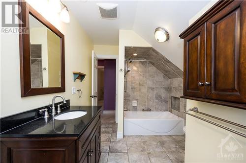 6172 Perth Street, Ottawa, ON - Indoor Photo Showing Bathroom