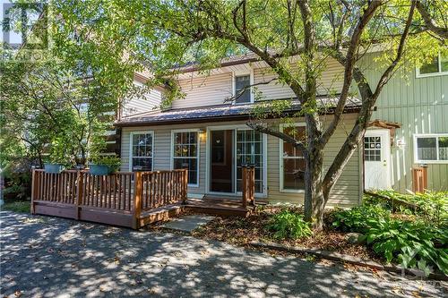 6172 Perth Street, Ottawa, ON - Outdoor With Deck Patio Veranda