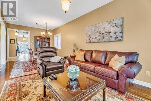 24 Mediterra Drive, Vaughan, ON - Indoor Photo Showing Living Room