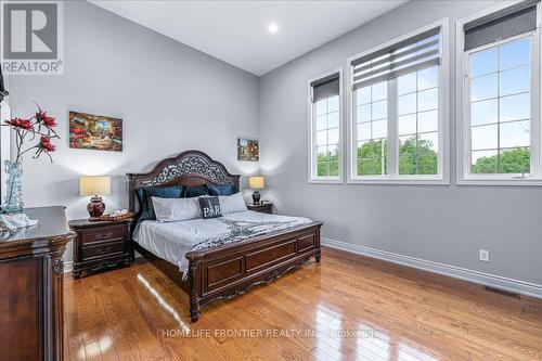 1664 Moyer Avenue, Innisfil (Alcona), ON - Indoor Photo Showing Bedroom