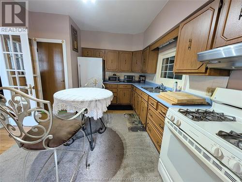 55 Grant Street, Chatham, ON - Indoor Photo Showing Kitchen With Double Sink