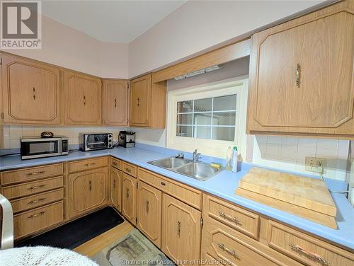 55 Grant Street, Chatham, ON - Indoor Photo Showing Kitchen With Double Sink