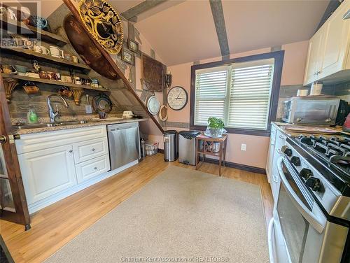 55 Grant Street, Chatham, ON - Indoor Photo Showing Kitchen