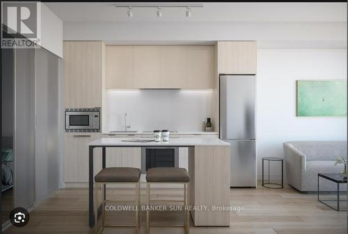 324 - 86 Dundas Street, Mississauga, ON - Indoor Photo Showing Kitchen