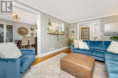 165 Tyler Avenue, Halton Hills (Acton), ON - Indoor Photo Showing Living Room