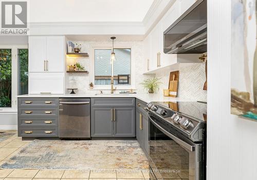 165 Tyler Avenue, Halton Hills (Acton), ON - Indoor Photo Showing Kitchen