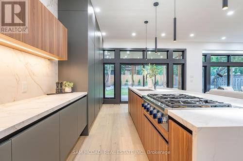 32 Swan Avenue, Toronto (Islington-City Centre West), ON - Indoor Photo Showing Kitchen With Upgraded Kitchen