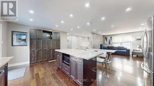 59 Abell Drive N, Brampton (Madoc), ON - Indoor Photo Showing Kitchen With Upgraded Kitchen