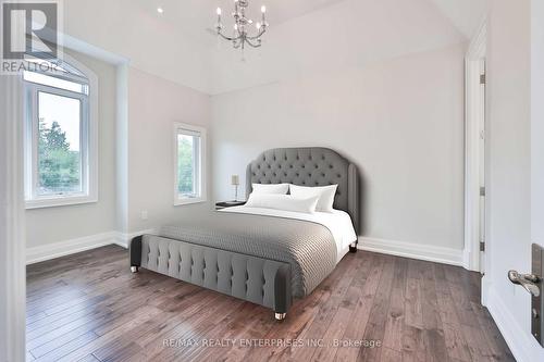 1560 Lorne Wood Road, Mississauga (Lorne Park), ON - Indoor Photo Showing Bedroom