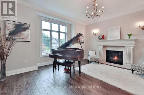 1560 Lorne Wood Road, Mississauga (Lorne Park), ON - Indoor Photo Showing Living Room With Fireplace