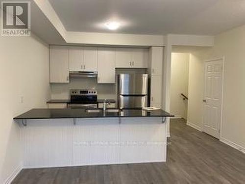 2 - 240 Lagerfeld Drive, Brampton, ON - Indoor Photo Showing Kitchen