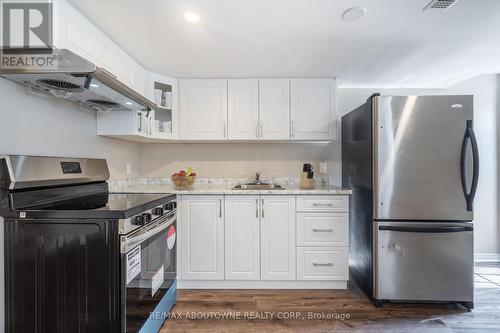 2444 Shadow Court, Oakville (West Oak Trails), ON - Indoor Photo Showing Kitchen