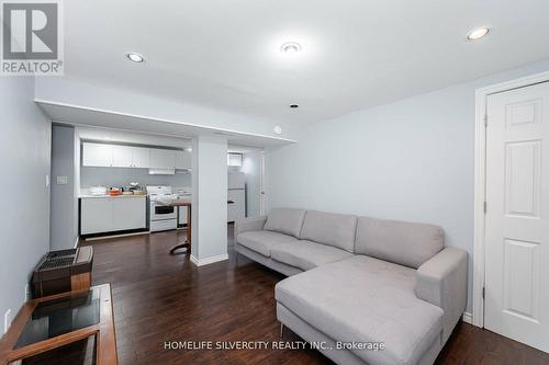 305 Mohawk Road E, Hamilton, ON - Indoor Photo Showing Living Room