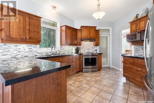 923 Brookhurst Lane, Saskatoon, SK - Indoor Photo Showing Kitchen