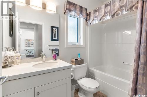 923 Brookhurst Lane, Saskatoon, SK - Indoor Photo Showing Bathroom