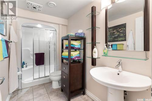 923 Brookhurst Lane, Saskatoon, SK - Indoor Photo Showing Bathroom