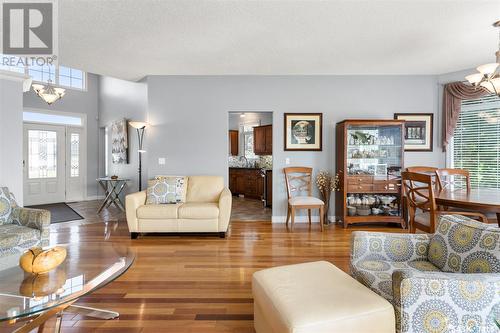 923 Brookhurst Lane, Saskatoon, SK - Indoor Photo Showing Living Room