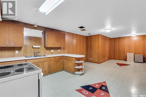 405 Garfield Street, Davidson, SK - Indoor Photo Showing Kitchen With Double Sink