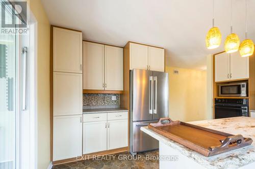 66 Heritage Drive, Prince Edward County (Wellington), ON - Indoor Photo Showing Kitchen