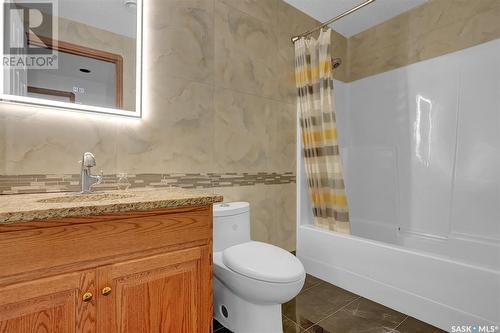 236 Eagle Place, Regina, SK - Indoor Photo Showing Bathroom