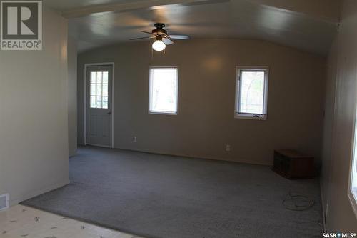 110 7Th Avenue, Alameda, SK - Indoor Photo Showing Other Room