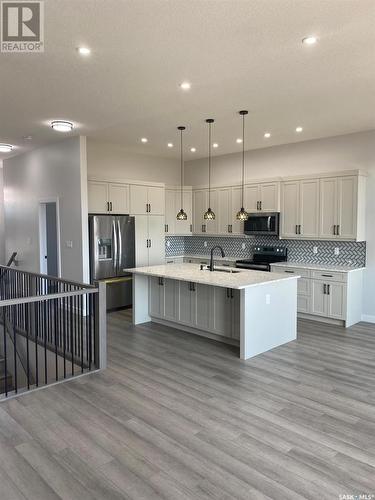 274 Stromberg Court, Saskatoon, SK - Indoor Photo Showing Kitchen With Upgraded Kitchen