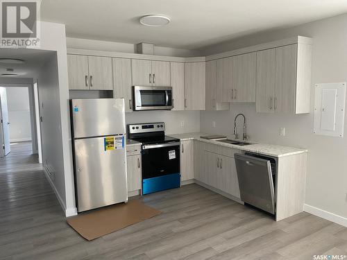 274 Stromberg Court, Saskatoon, SK - Indoor Photo Showing Kitchen