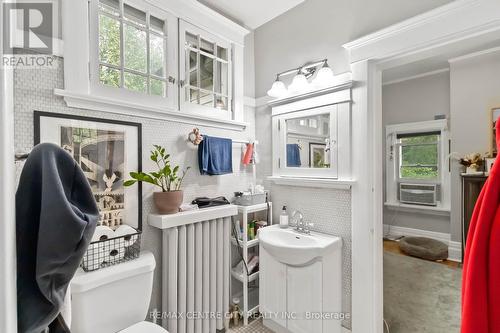 Unit 2 - 3 PC bathroom - 18 Craig Street, London, ON - Indoor Photo Showing Bathroom