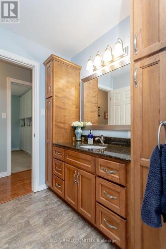 7 Porter Place W, St. Thomas, ON - Indoor Photo Showing Bathroom