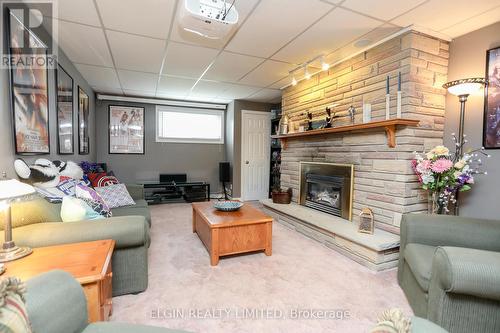 7 Porter Place W, St. Thomas, ON - Indoor Photo Showing Living Room With Fireplace