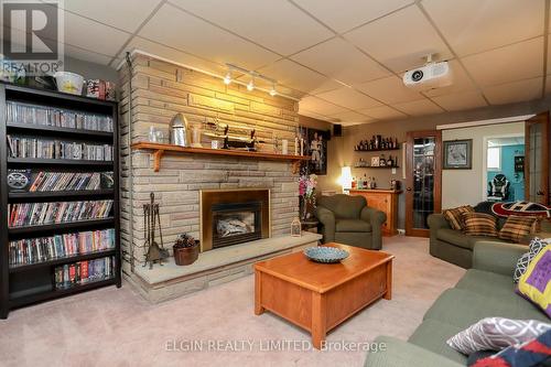 7 Porter Place W, St. Thomas, ON - Indoor Photo Showing Living Room With Fireplace