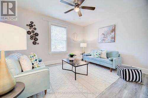 879 Hellmuth Avenue, London, ON - Indoor Photo Showing Living Room