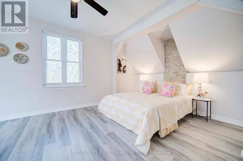 879 Hellmuth Avenue, London, ON - Indoor Photo Showing Bedroom