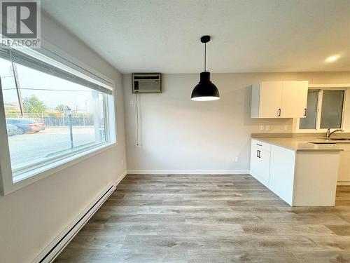 6201 Maple Drive Unit# 102, Osoyoos, BC - Indoor Photo Showing Kitchen